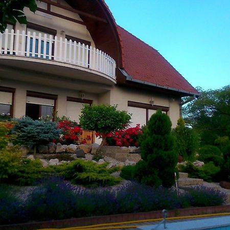 Kati Villa Vonyarcvashegy Kültér fotó